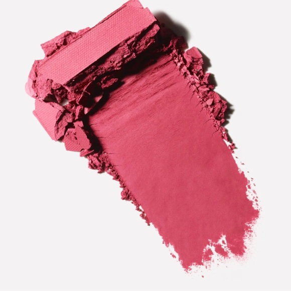 *NIB* MAC Matte Eyeshadow “A Little Tamed” - Picture 5 of 6